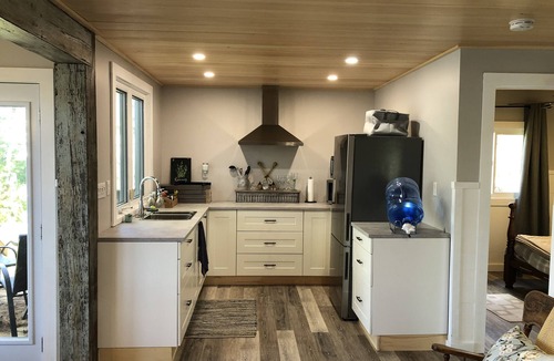 St. Charles Cottage | Beautiful Lakeside Cottage