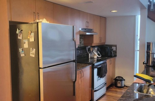 Willowdale Apartment | Beautiful loft right by the subway