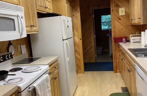 Mattawana Cabin | Beautiful Log Cabin - PSU Events - State Parks - Sleeps 6 to 8