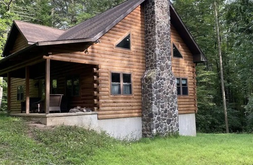 Mattawana Cabin | Beautiful Log Cabin - PSU Events - State Parks - Sleeps 6 to 8
