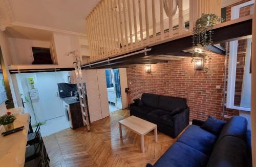 L'Europe Apartment | Beautiful mini Loft near Saint-Lazare