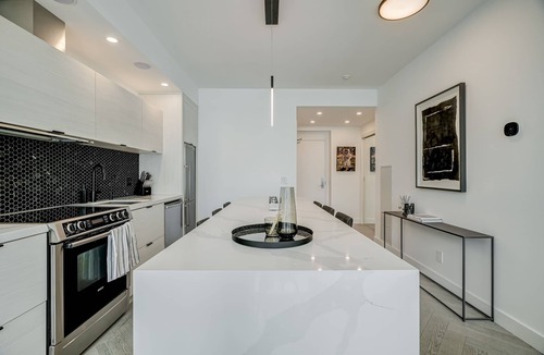 Fashion District Condo | Beautiful Modern Entertainment District