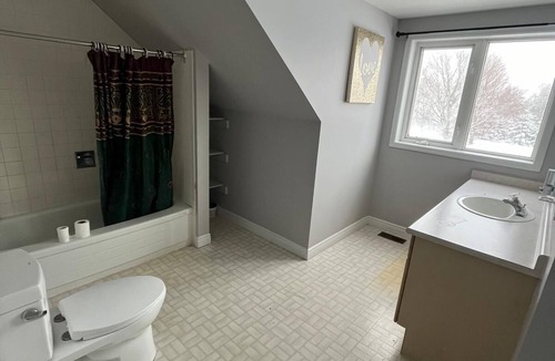 Caledon House | Beautiful nature themed house. (10 minutes from Orangeville downtown)