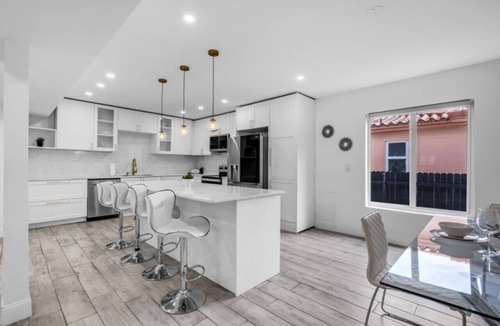 El Portal House | Beautiful Oasis Pool 5BR House