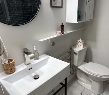 South Park House | Beautiful & peaceful studio with private entrance