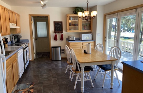 Coolin House | Beautiful Priest Lake Getaway with Private Dock 3Br 2Ba