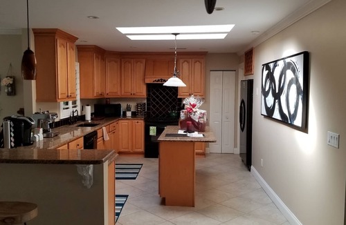 Jensen Beach House | ⭐ Beautiful Private Backyard Resort Heated Pool/Spa Downtown & Beaches