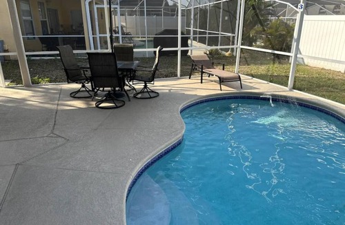 Lake Davenport Estates House | Beautiful, Quaint, Clean 4-bedroom/2.5 home 7.8 miles from all Disney Parks!