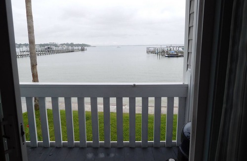 Fort Walton Beach Condo | Beautiful, quiet condo steps from the water! Bay/poolside AND across from beach!