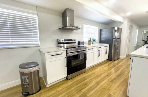 Egypt Lake-Leto House | Beautiful&Relaxing Central Location 2 kings