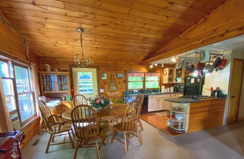 Town of Jerusalem House | Beautiful Retreat w/Amazing Views-Kayak&Canoe! Lakefront! Free WIFI