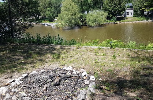 Wasaga Beach Cottage | BEAUTIFUL RIVERFRONT HOUSE FOR RENT BOATING AND SKI SEASON
