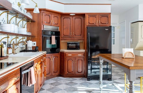 Narrowsburg House | Beautiful Riverside w/Sunroom, FP, Walk to Town!