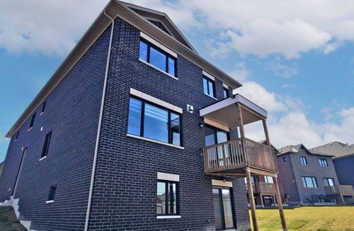 Vaughan House | Beautiful room, quiet house with the comfort of a luxurious home near Wonderland