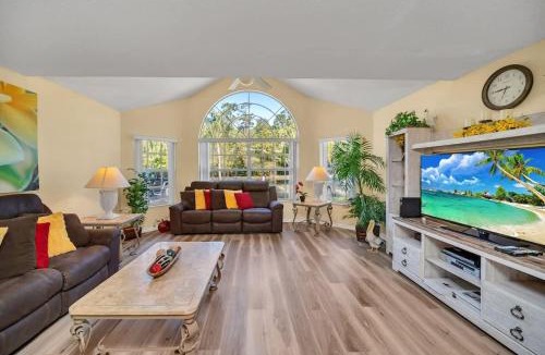 Royal Palm Bay House | Beautiful Royal Palm Bay Condo near Disney