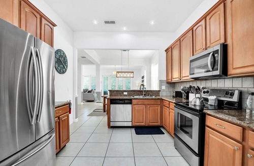 Bay Lake House | Beautiful views/WALT DISNEY WORLD 10 MINS/EXQUISITE/PRIVATE POOL AND SPA