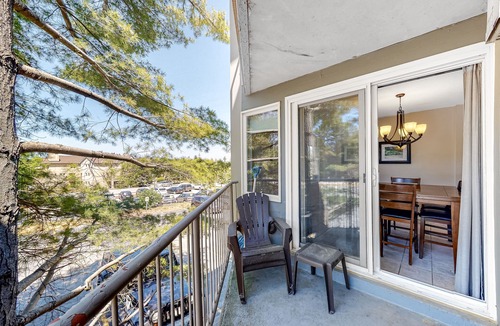 The Blue Mountains Condo | Beautifully-decorated four-season family getaway in Blue Mountain