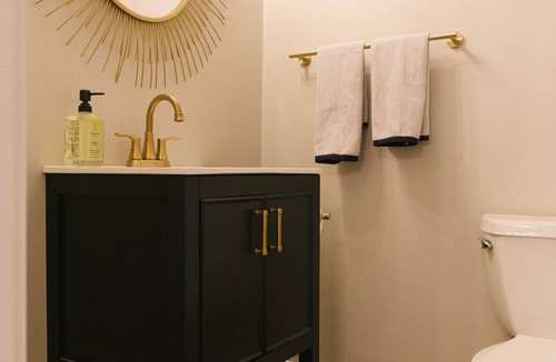 Rockwood House | Beautifully Renovated Farmhouse at Maple Sugar Camp.