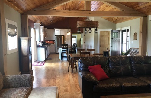 Dundee House | Beautifuly renovated 1840s farmhouse on the Keuka Lake wine trail.
