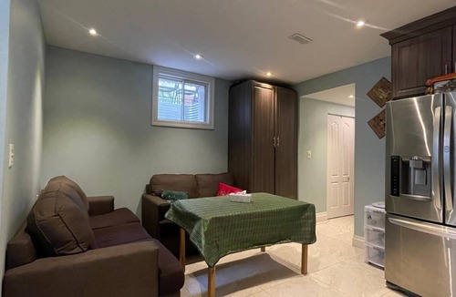 Mineola Villa | Beautuful luxurious suite close to lakeshore