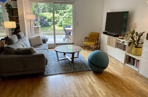 Issy-les-Moulineaux Apartment | Bel Appartement aux Portes de Paris. Calme, Spacieux, Avec Terrasses et Jardin