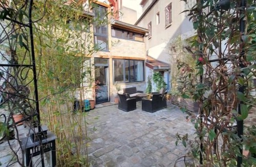 Clichy Apartment | Belle Maison Avec Jardin, Centre-ville, Métro