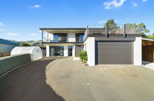 Duvauchelle House | Belle Vue - Akaroa Holiday Home