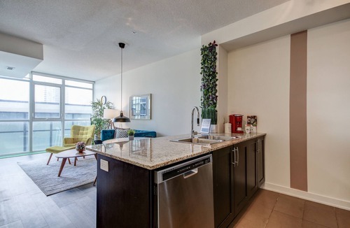Mississauga Condo | Benetton Suite - Square One - 1 BR + Den +1 Parking