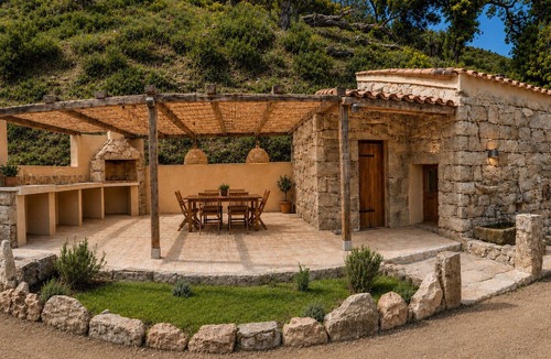 Zoza House | Bergerie di Pio in the heart of an olive grove facing the Aiguilles de Bavella peaks