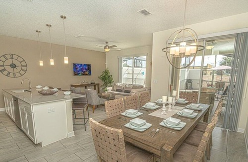 Campbell House | BeSt LoCaTiOn! 4Bd/3Bt w/pool 10min Disney-Orlando