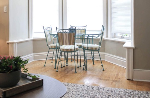 Guelph Bed & Breakfast | Best short term rental in Guelph, Ontario ! Carriage House @ Lornewood Mansion