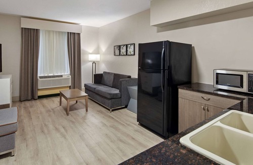 Walker's Island Hotel | Best Western Heritage Inn & Suites
