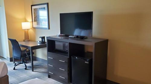 Kenner - Louis Armstrong International Airport Hotel | Best Western Plus New Orleans Airport Hotel
