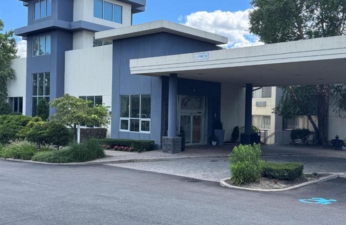 Plainview Hotel | Best Western Premier Plainview-Long Island Hotel