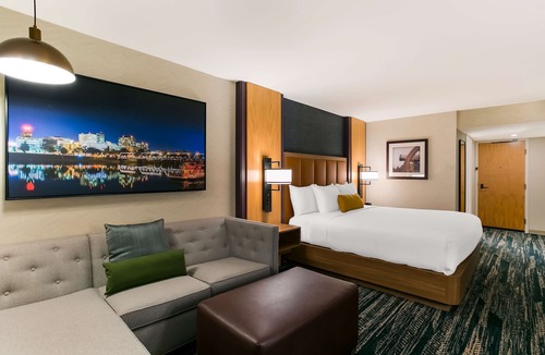 Harrisburg Hotel | Best Western Premier The Central Hotel & Conference Center