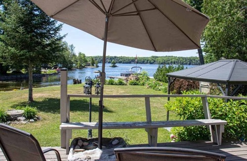 Trent Lakes Cottage | Between the Locks - Affordable 3Br Waterfront Cottage - Pet-Friendly
