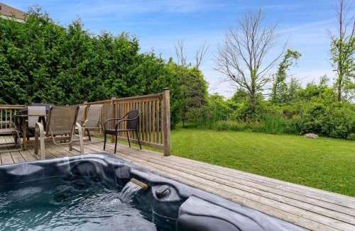 The Blue Mountains Ski Chalet | Big Blue at The Blue Mountains w Hot Tub and BBQ