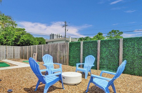 Victoria Park Villa | Bimini House-Villa Rojas with Pool and Netflix Minutes from Downtown