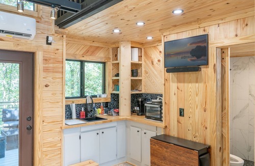 Pheba House | Birdhouse, Maben Venues, 14 mi to MSU