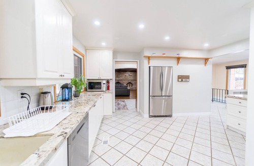 East Gwillimbury Villa | Black Water Golf Villa, Jackson's Point Harbour is 10 min drive
