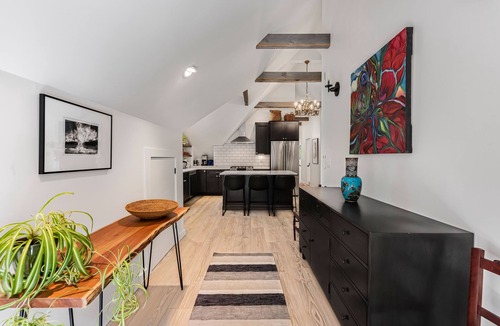 Woodstock House | "Blissful Retreat" Elegant , Charming & Peaceful