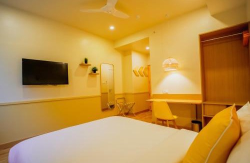 Worli Hotel | Bloom Hotel - Worli