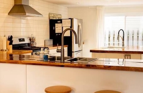 Bloomfield House | Bloomfield Bliss - Relax and Unwind