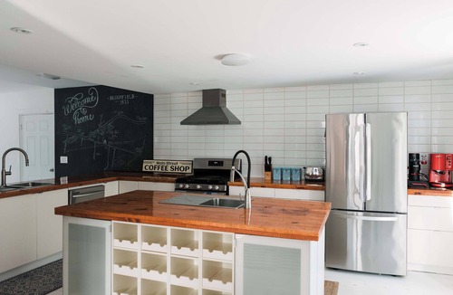 Bloomfield House | Bloomfield Bliss - Hot Tub and Walking Distance to Park