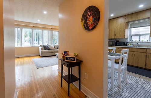Etobicoke House | Bloor Paradise - 4 bed/2 bath + Parking & Wi-fi
