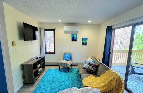 Long Pond Ski Chalet | Blue Cherry Cabin/Indoor Pool/Near Camelback and Kalahari