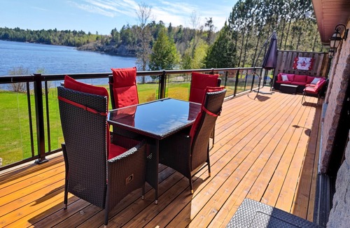 French River Cottage | Blue Jays Paradise: Lake Front Cottage