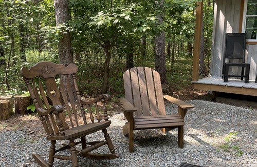 Prattsburgh Cabin | BLUE MOON - PET FRIENDLY! - OFF GRID - ROMANTIC - WINE TRAIL CABIN - 4 Seasons