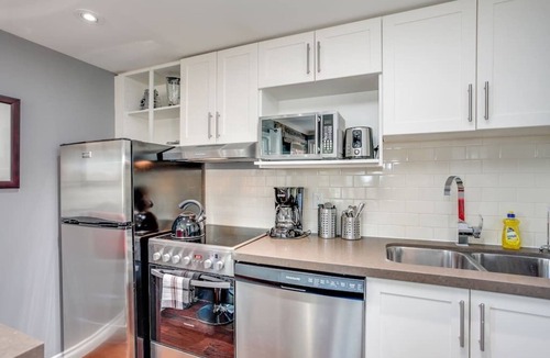 Craigleith Condo | Blue Mountain Luxury Studio - Crave TV