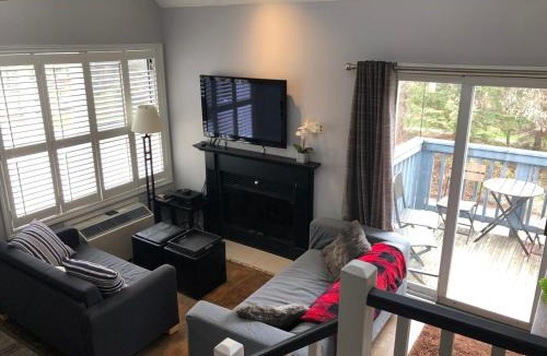 Craigleith House | Blue Mountain Escape, WIFI, Base of North lift